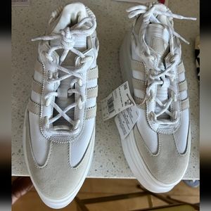 Brand new ivy park  super super  sleek adidas sz 8